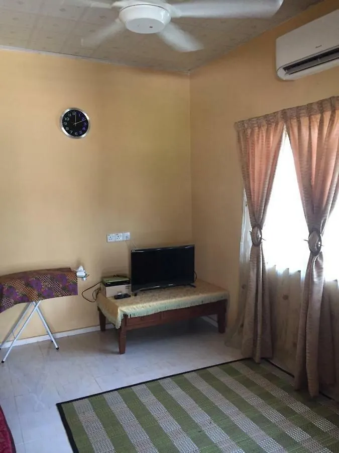 Amimas Homestay Kampong Telok
