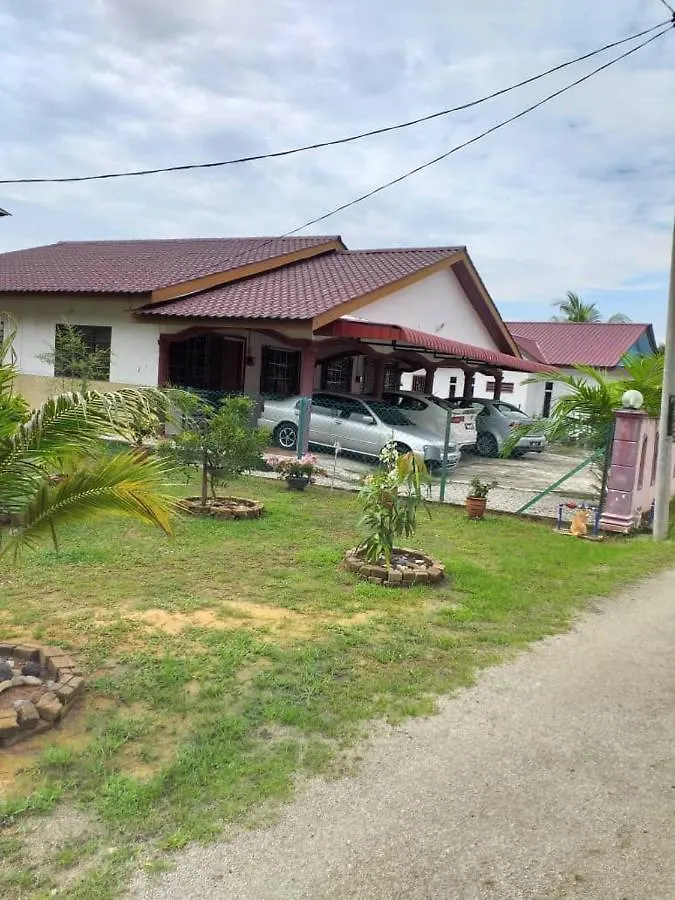 Amimas Homestay Kampong Telok